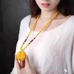 明星佩戴蜜蜡,明星佩戴蜜蜡的时尚演绎