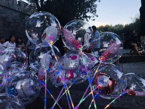 网红摆摊气球花束