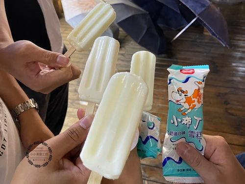 小伙自制网红雪糕视频,夏日清凉新潮流