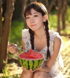 玲王吃瓜,揭秘娱乐圈背后的那些事儿