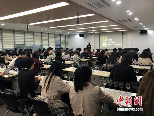 葡萄酒最新爆料新闻视频,独家视频带你探秘幕后真相